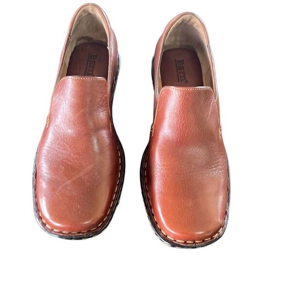 Born slip on leather shoes. Size 7. Excellent condition. - Picture 1 of 3